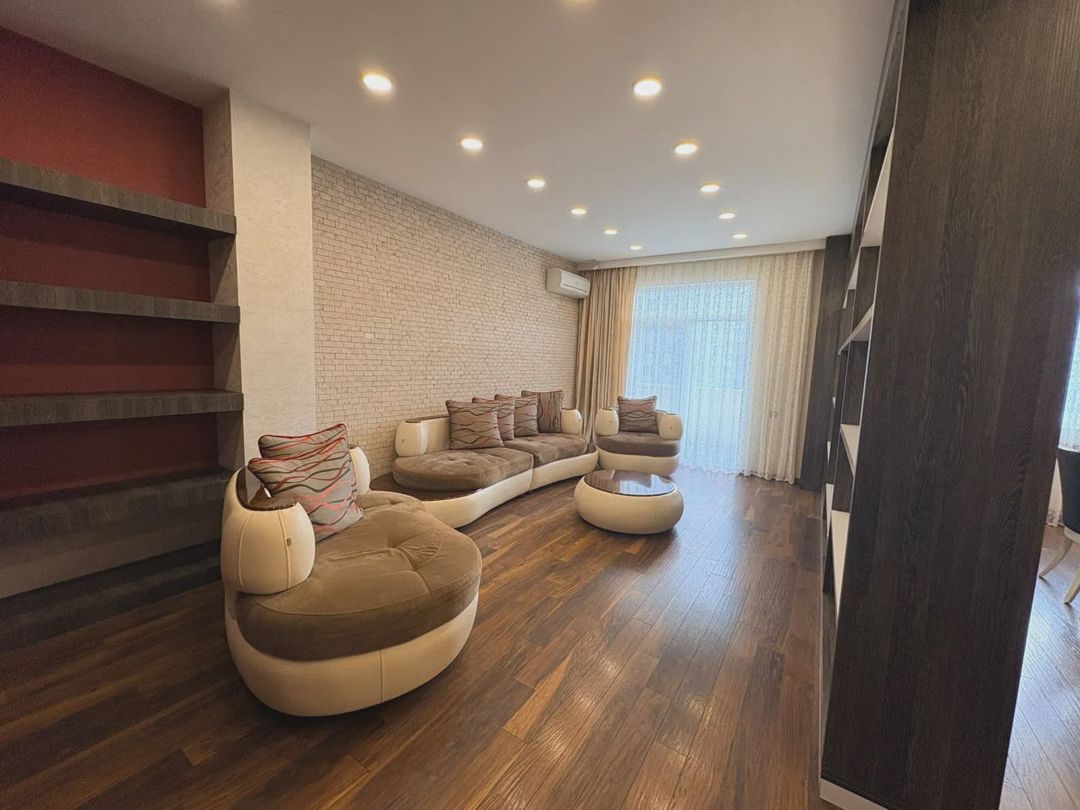 4 otaqlı mənzil 200 m² kirayə verilir Bakı, Xətai r — Mənzil, Bakı (10)