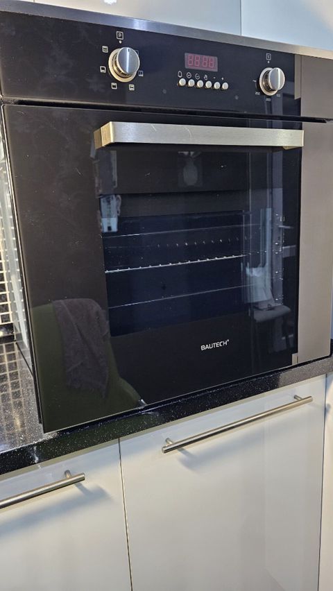 "Bautech" brendinə məxsus quraşdırılan (ankastre) elektrik sobası — 200 ₼ · Bakı, Nərimanov · Masaüstü plitələr "Bautech" brendinə məxsus quraşdırılan (ankastre) elektrik sobası — Bakı