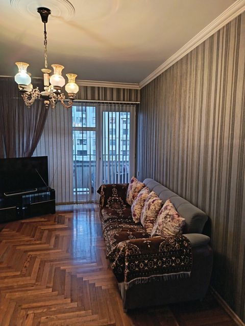 Satılır 3 otaqlı köhnə tikili 100 m² — Bakı