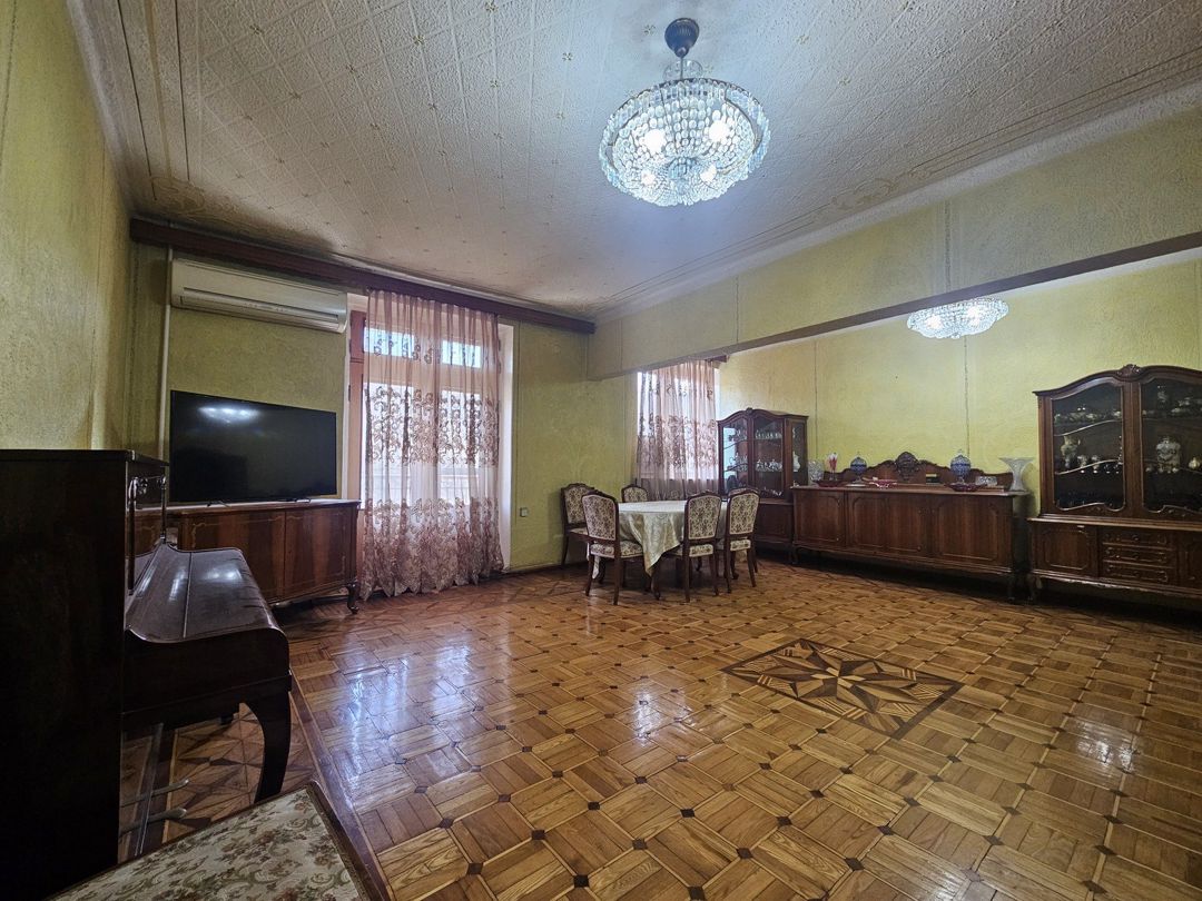 Satılır 4 otaqlı köhnə tikili 145 m² — Mənzil, Bakı (2)