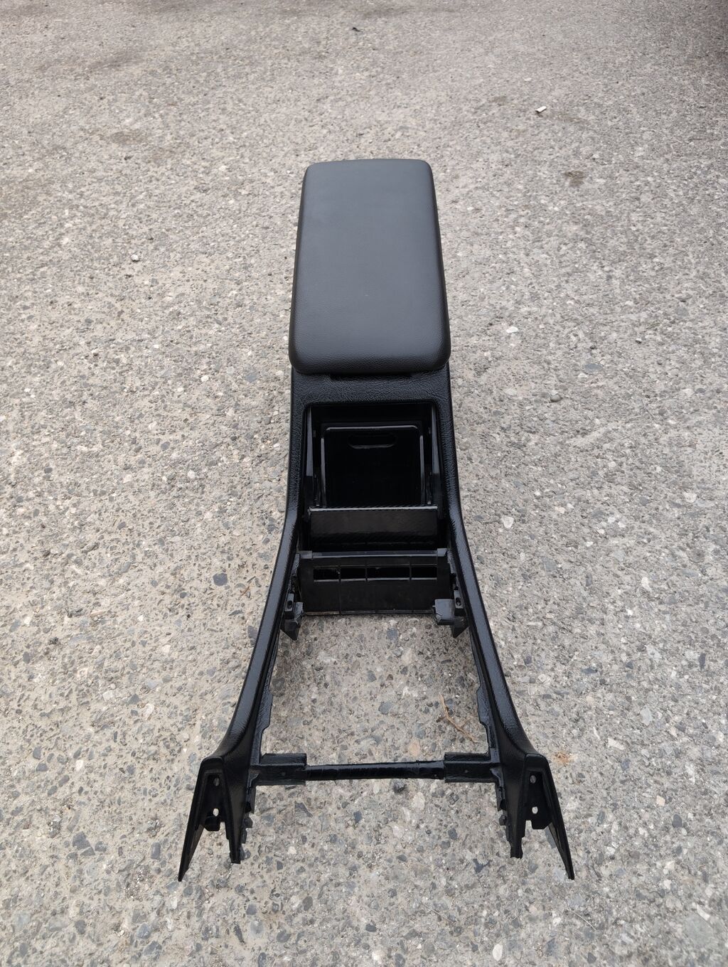 Avtomobil üçün orta konsol/dirsəkaltı - Rəng: qara - Material: yuxarı — Digər, Bakı (4)