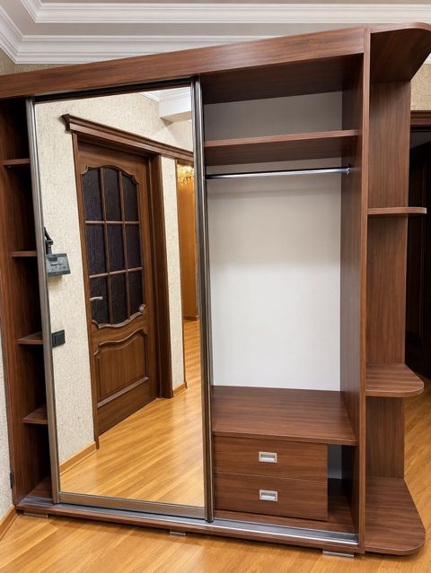 Dehliz dolabı – sürgülü qapılı, geniş güzgülü model. - Material — 300 ₼ · Bakı · Xol üçün Dehliz dolabı – sürgülü qapılı, geniş güzgülü model. - Material — Bakı