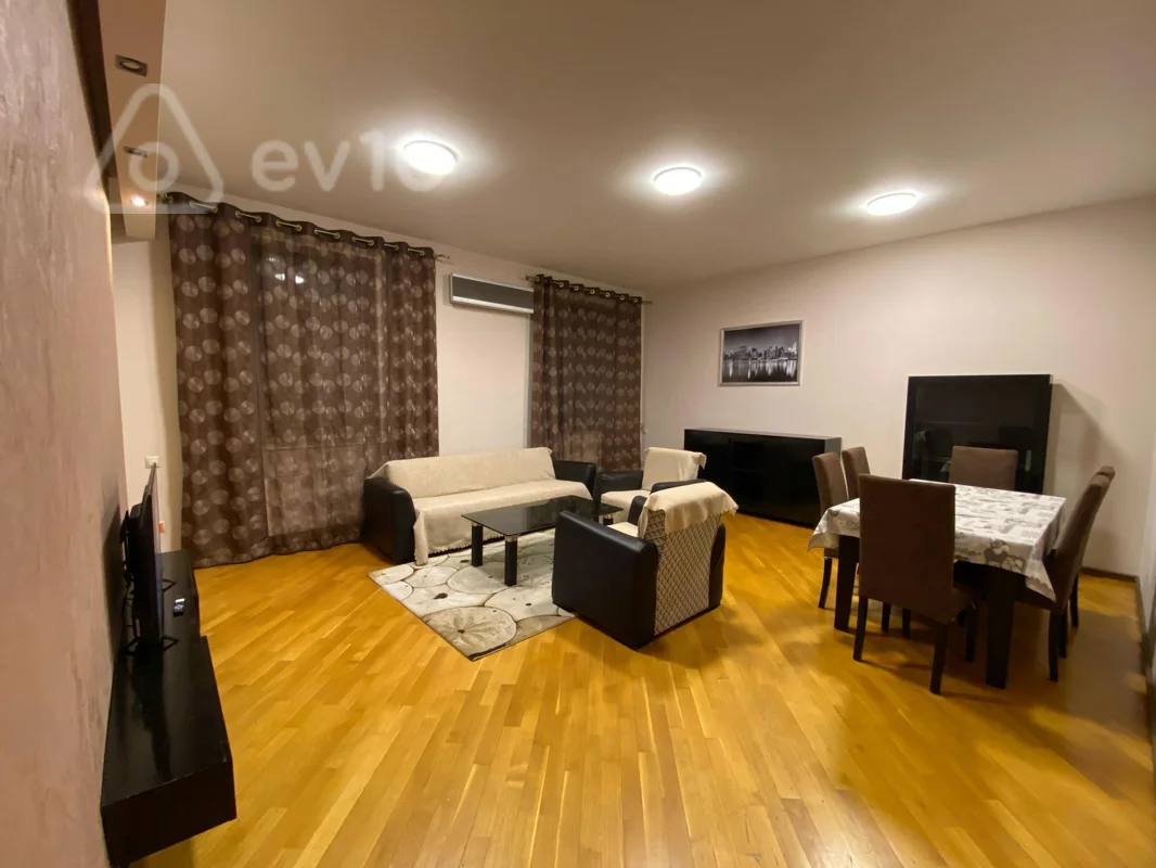 3 otaqlı mənzil, 195 m², Səməd Vurğun küçəsi — kirayə — Bakı