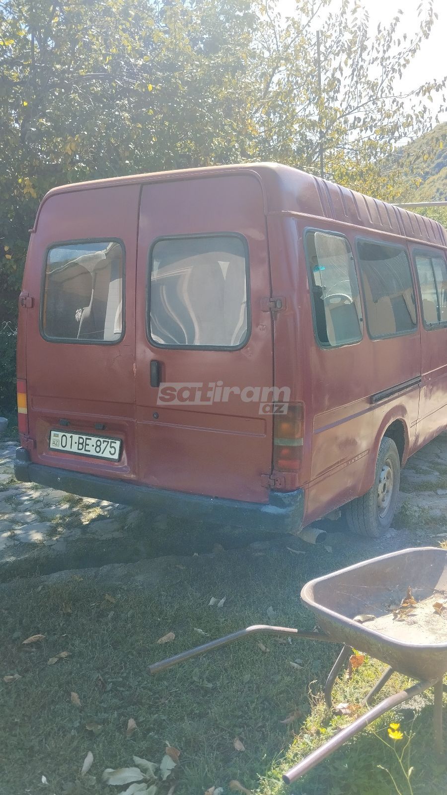 Qırmızı Ford Transit Mikroavtobus 01-BE-875 — Avto, Şəki (2)