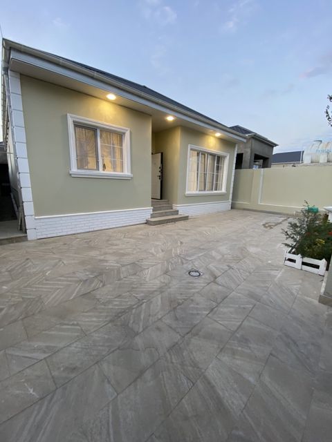 Satılır 5 otaqlı həyət evi/bağ evi 130 m² — Bakı
