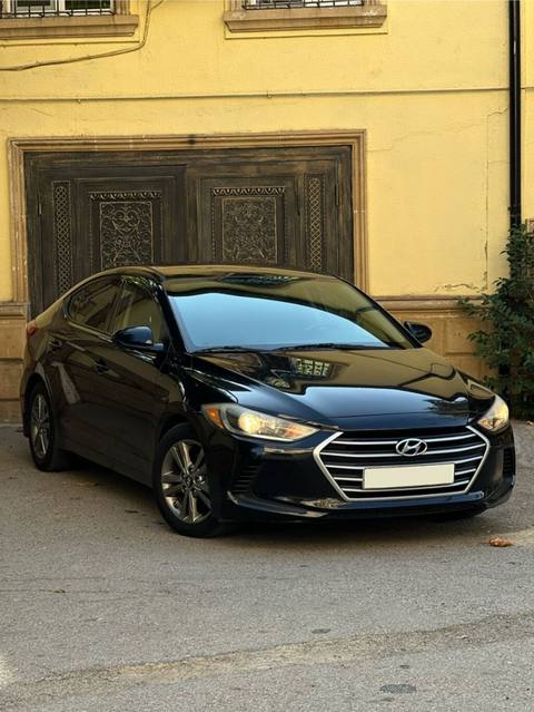 Hyundai Elantra: 2 l 2018 il Sedan — Bakı