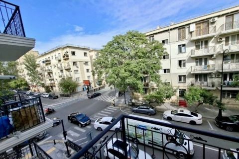 Satılır 3 otaqlı köhnə tikili 70 m² — Bakı