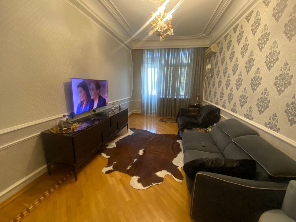 Satılır 5 otaqlı köhnə tikili 210 m² — Mənzil, Bakı (7)