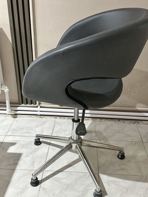 2ədəd salon üçün kreslo Dəst şəkildə satılır - Rəng: tünd boz — 200 ₼ · Gəncə · Ofis mebeli 2ədəd salon üçün kreslo Dəst şəkildə satılır - Rəng: tünd boz — Gəncə