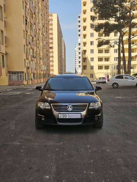 Volkswagen Passat: 1.8 l 2010 il Sedan — Saray