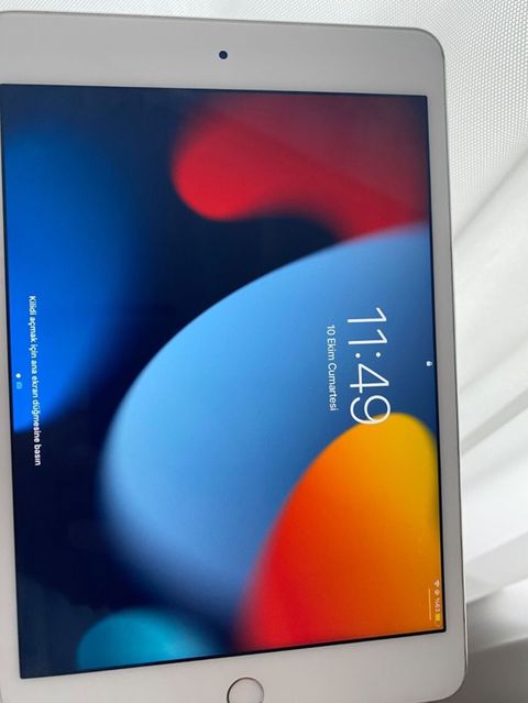 Apple iPad mini (gümüş rəng) 64gb Heçbir problemi yoxdur. Endirim — Bakı