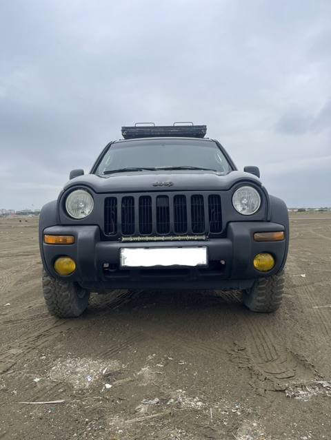 Jeep Liberty: 3.7 l 2003 il 288000 km Ofrouder/SUV — 8 800 ₼ · Sumqayıt · Avtomobillər Jeep Liberty: 3.7 l 2003 il 288000 km Ofrouder/SUV — Sumqayıt