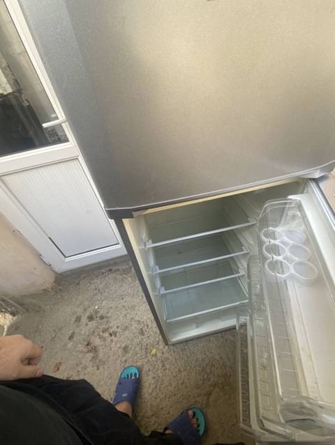 Beko iki qapılı soyuducu - Rəng: gümüş (inox stilində) - Yuxarıda — Digah