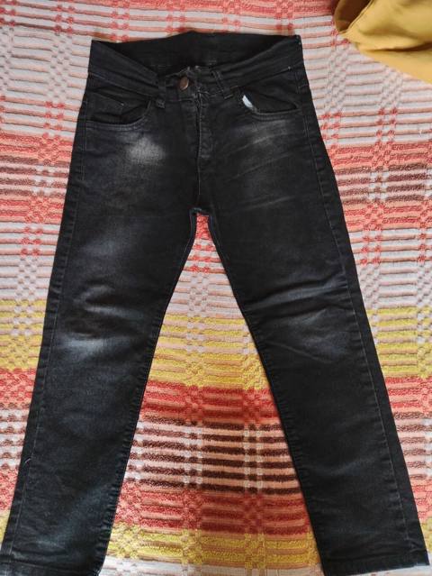 Uşaq üçün qara rəngli dar kəsim cins şalvar - Brend/etiket: Dannyesı — 5 ₼ · Bakı · Uşaq geyimi Uşaq üçün qara rəngli dar kəsim cins şalvar - Brend/etiket: Dannyesı — Bakı
