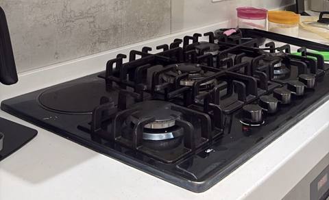 Megalux Türkiye istehsali,5 gözlü stolüstü qaz plitesi,qara şüşe sethi — 80 ₼ · Масазыр · Plitələr Megalux Türkiye istehsali,5 gözlü stolüstü qaz plitesi,qara şüşe sethi — Масазыр