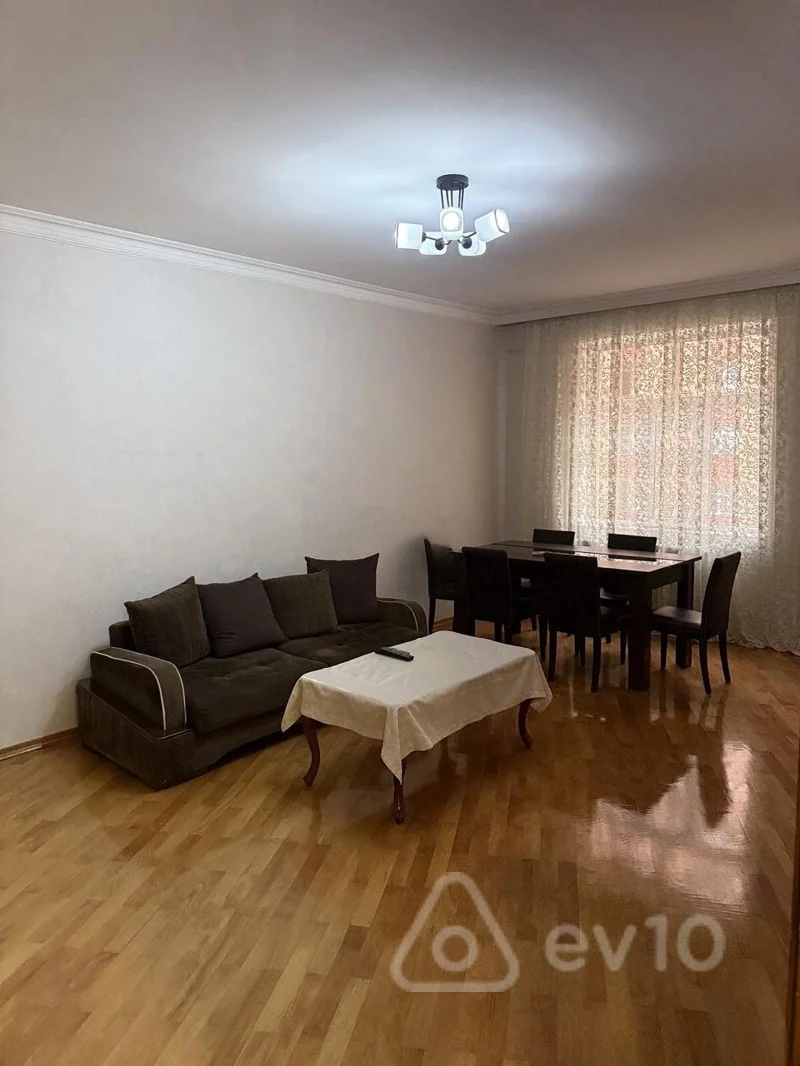 3 otaqlı mənzil, 130 m², Məhəmməd Xiyabani — kirayə — Bakı