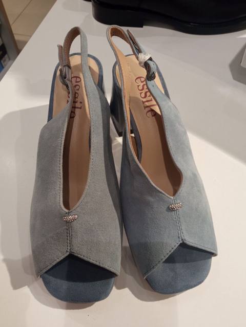 Ölçü: 37, rəng - Mavi, Yeni — 49 ₼ · Bakı, Nərimanov · Sandal Ölçü: 37, rəng - Mavi, Yeni — Bakı