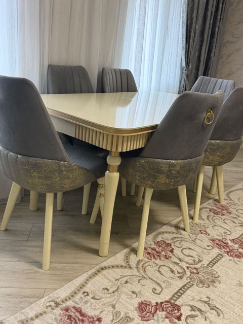 Masa dəsti satılır – - Masa: açılan model, iri ölçülü — Жиһаз