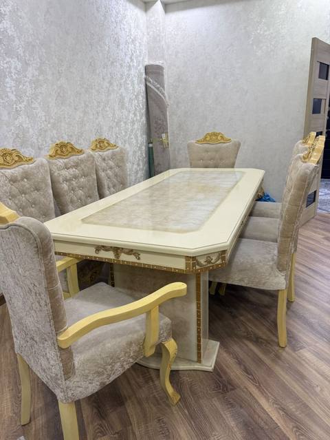 Qonaq otağı üçün, İşlənmiş, Dördbucaq masa, 8 stul — Furniture