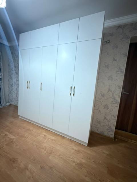 Tecılıı. Dolab 5 qapilii. qiymeti 670man Tezedi bugun yiqilib olcu — 670 ₼ · Bakı · Mebel Tecılıı. Dolab 5 qapilii. qiymeti 670man Tezedi bugun yiqilib olcu — Bakı