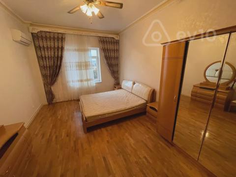 4 otaqlı mənzil, 160 m², Qurban Xəlilov küç. — kirayə — Bakı
