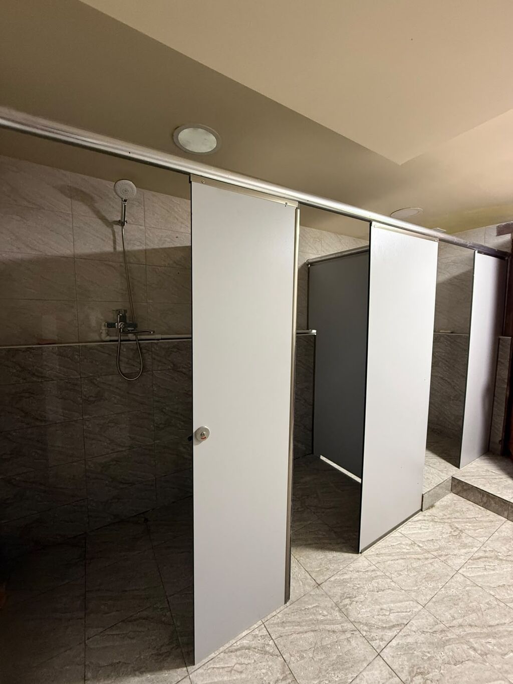 Qalmağa yer axtaranlar üçün sakit, sərfəli, rahat hostel. Hostelimizde — Mənzil, Bakı (7)