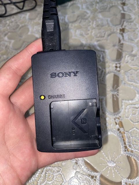 Sony fotoaparat batareyası üçün şarj cihazı Model: Sony Bc-csn — 35 ₼ · Gəncə · Akkumulyatorlar və şarj cihazları Sony fotoaparat batareyası üçün şarj cihazı Model: Sony Bc-csn — Gəncə