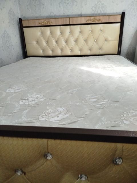 İşlənmiş, İkinəfərlik çarpayı, Bazasız, Matras ilə, Siyirməsiz, Azərbaycan — 250 ₼ · Bakı · Yataqlar İşlənmiş, İkinəfərlik çarpayı, Bazasız, Matras ilə, Siyirməsiz, Azərbaycan — Bakı