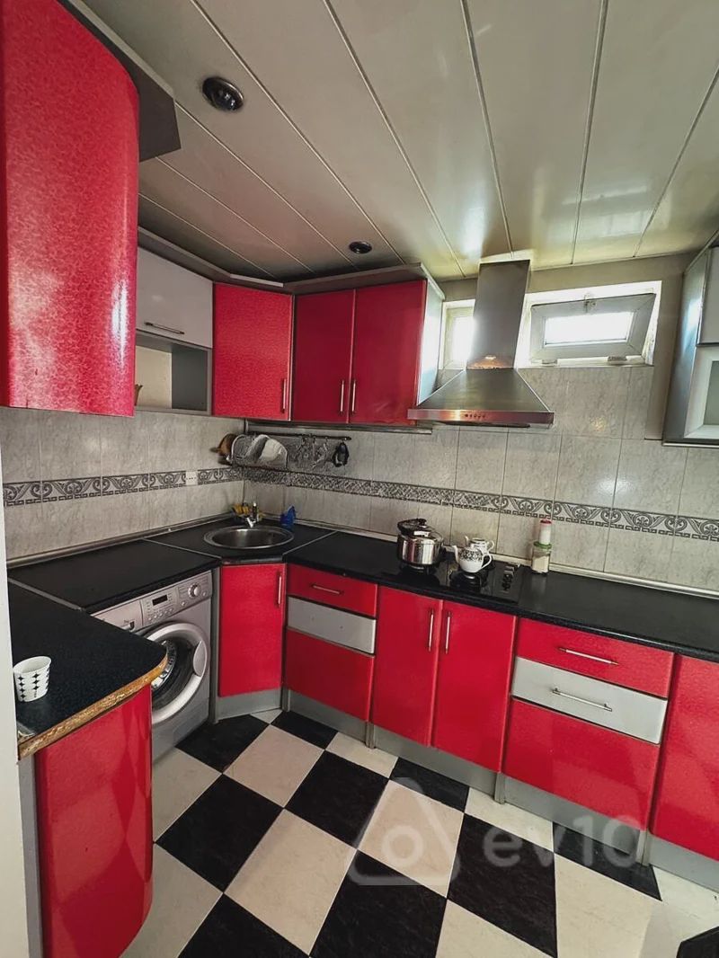 For rent: 2-room apartment (old building), 70 m² — Mənzil, Bakı (2)