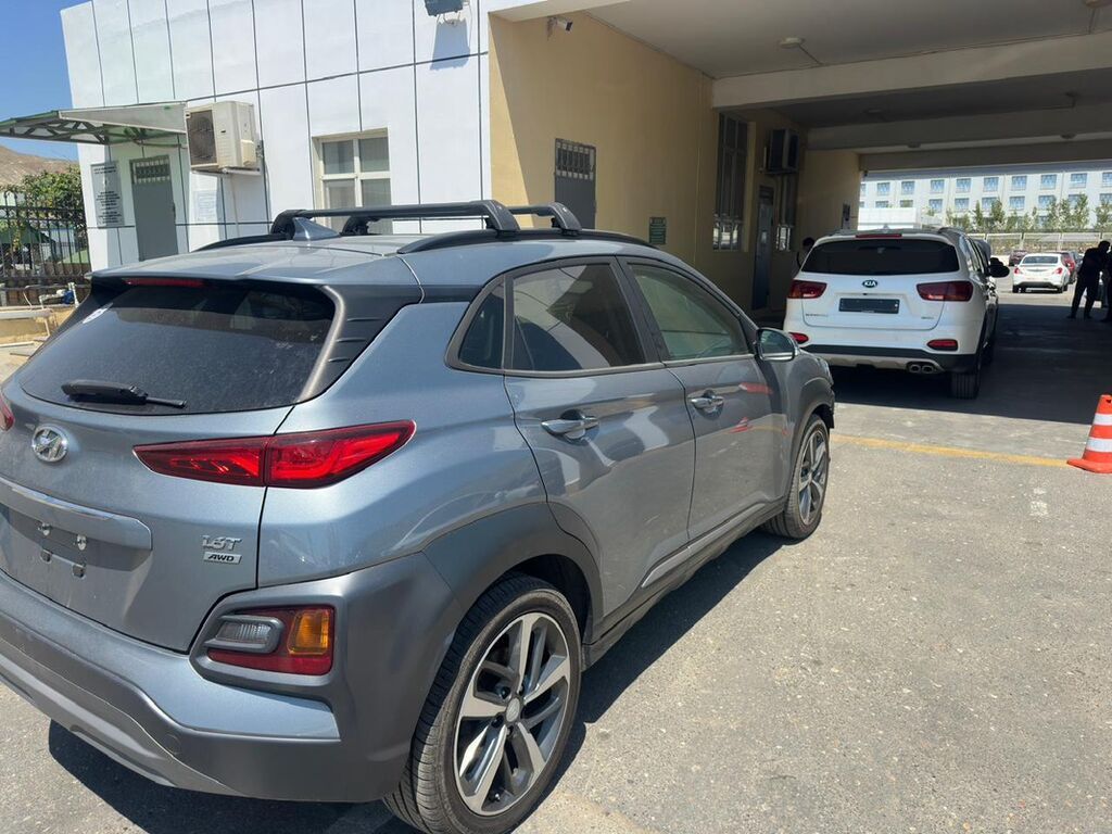 Hyundai Kona: 1.6 l Krossover 88-DX-923 — Avtomobillər, Şəki (2)