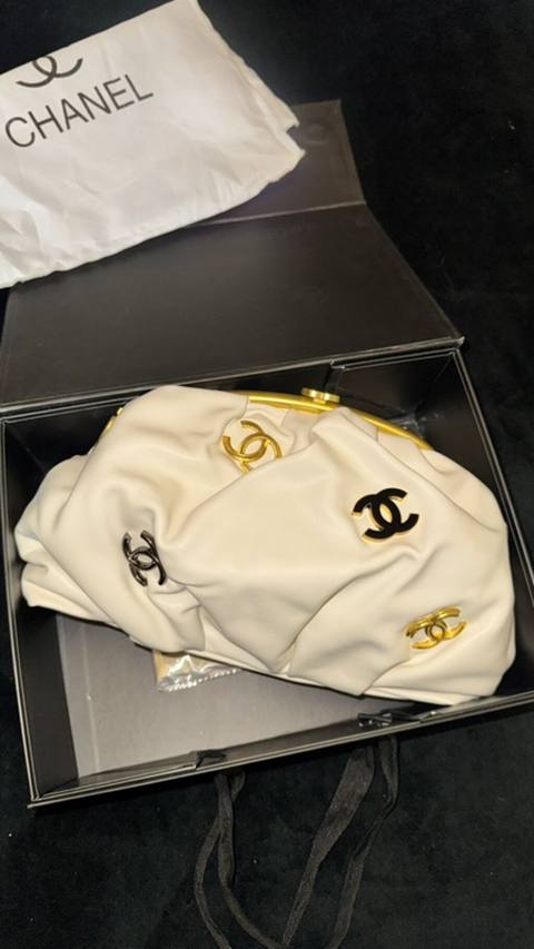 Klatç, Chanel, Yeni — Bakı