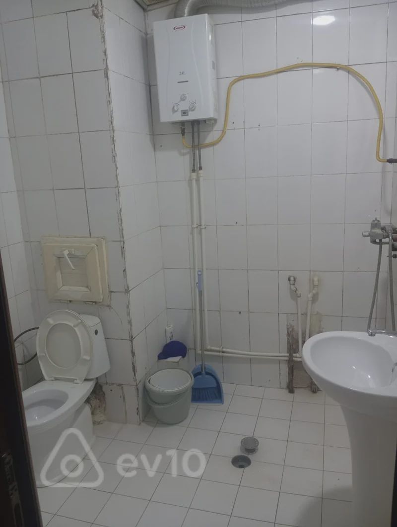 For sale: 4-room apartment (old building), 95 m² — Mənzil, Bakı (10)