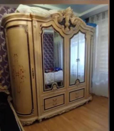Endirim Dolab, təmiz, taxda. Bahalı dəstdir. 220 AZN. Xırdalan — Mobilya