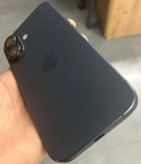 IPhone 17, 256 GB, Black Titanium — Bakı