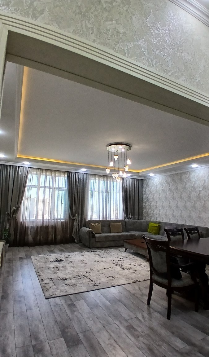 3 otaqlı mənzil 131 m² satılır Bakı, Yasamal r — 288 000 ₼ · Bakı · Mənzil 3 otaqlı mənzil 131 m² satılır Bakı, Yasamal r — Bakı