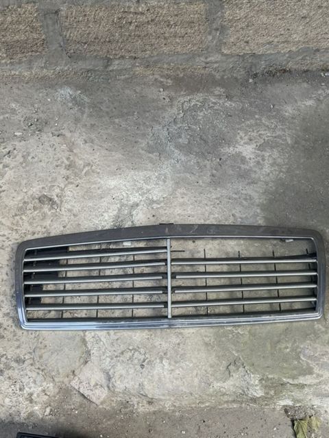 Avtomobil ön barmaqlığı (radiator barmaqlığı) - Material: metal və — 30 ₼ · Gəncə · Pəncərələr, qapılar, balkonlar Avtomobil ön barmaqlığı (radiator barmaqlığı) - Material: metal və — Gəncə