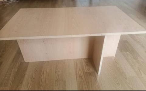 Masa (jurnalnii) satılır — Vasitəçi — Mebel