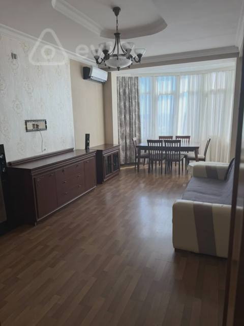 3 otaqlı mənzil, 85 m², Dada. Bunyadzade — kirayə — Bakı