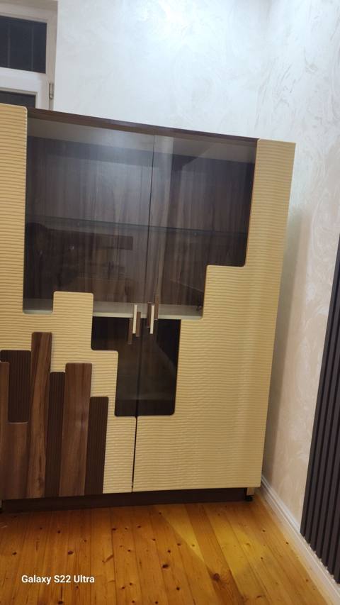 Mebel dəsti – TV stendi və vitrin - Dizayn: Müasir, bej və qoz — 300 ₼ · Баку · Qonaq otağı üçün Mebel dəsti – TV stendi və vitrin - Dizayn: Müasir, bej və qoz — Баку