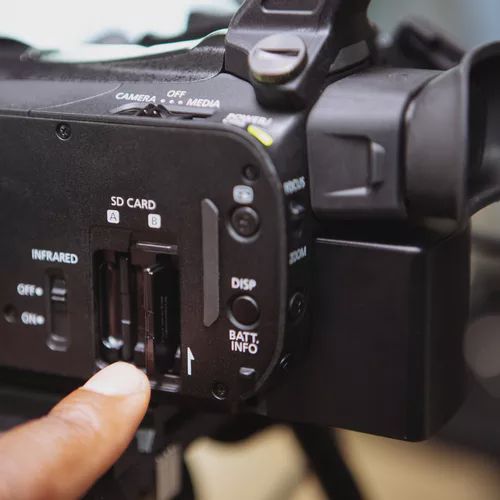 Canon XA60 Professional Camcorder — Video kamera, Bakı (7)