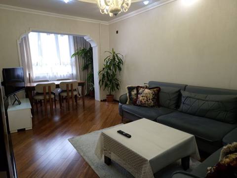 Bakı, 3 otaqlı, Köhnə tikili, m. Xalqlar Dostluğu, 85 kv. m — Жылжымайтын мүлік