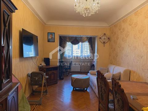 Satılır 4 otaqlı köhnə tikili 65 m², İnşaatçılar metrosu, Yasamal rayonu — Баку