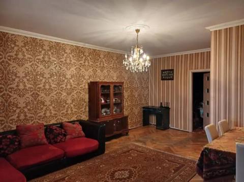 Satılır 3 otaqlı köhnə tikili 100 m² — Emlak
