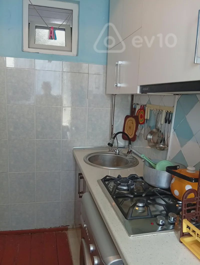For sale: 2-room apartment (old building), 50 m² — Mənzil, Bakı (12)