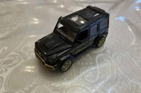 Oyuncaq model maşın – qapıları açılan qara “off-road” SUV - Korpus — Bakı