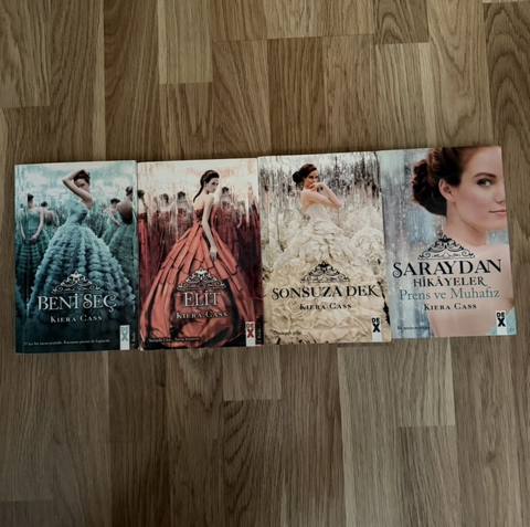 Kiera Cass – “The Selection” seriyası (Türkcə nəşrlər, DEX Yayınları) — Bakı