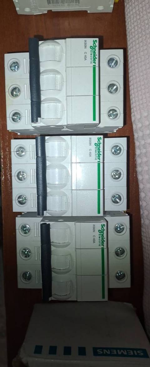 Schneider Electric Elektrik avtomat, 3 faza — 550 ₼ · Дигях · Keçici avadanlıqlar Schneider Electric Elektrik avtomat, 3 faza — Дигях