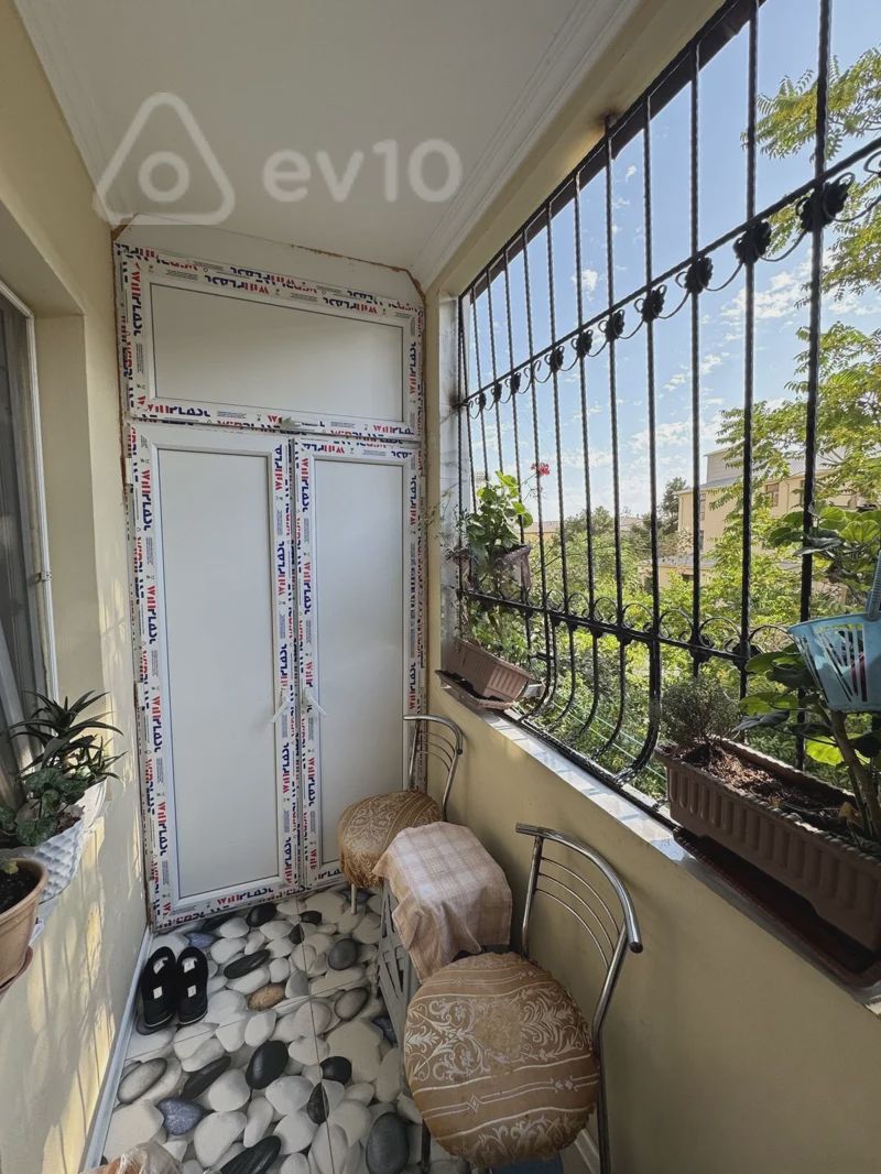 For sale: 2-room apartment (old building), 60 m² — Mənzil, Bakı (8)