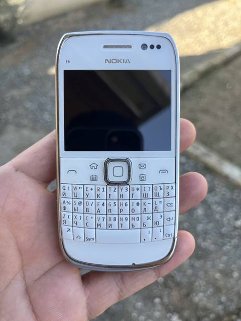 Nokia E6, rəng - Ağ, Düyməli — Bakı