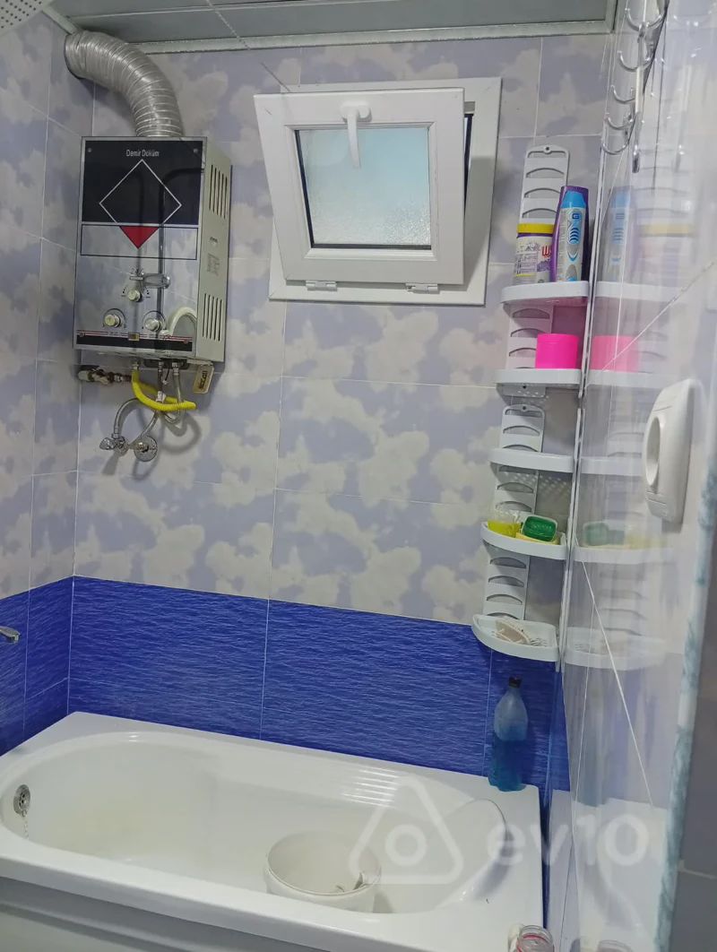 For sale: 2-room apartment (old building), 50 m² — Mənzil, Bakı (10)